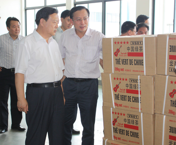 省委副書記夏寶龍到華大制茶、塔塔茶業(yè)考察