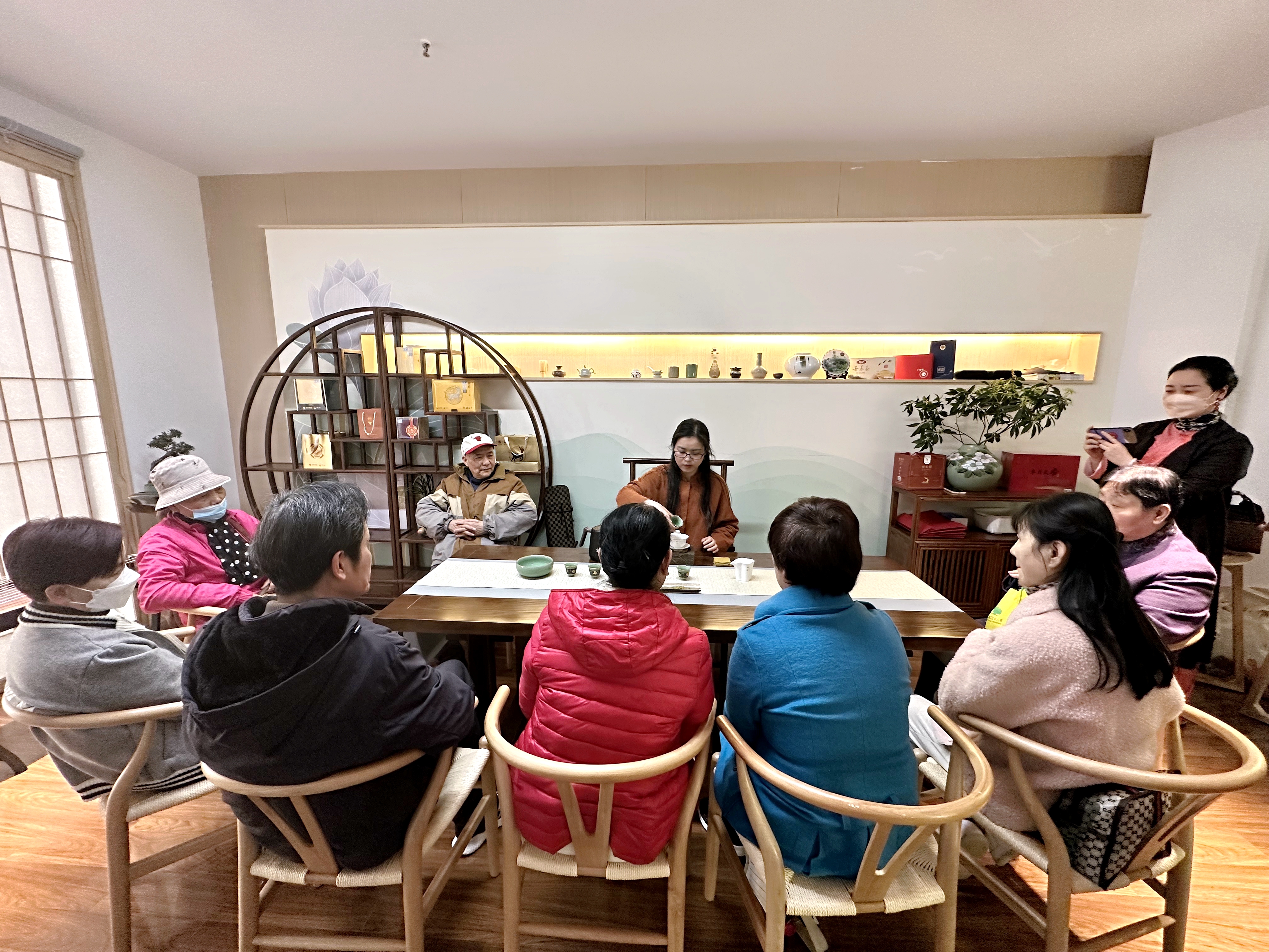 浙茶集團(tuán)獅峰制茶公司開展茶文化公益活動